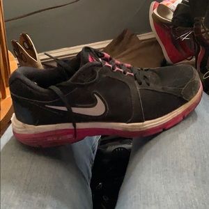 Dual Fusion Black Nike Tennis Shoes